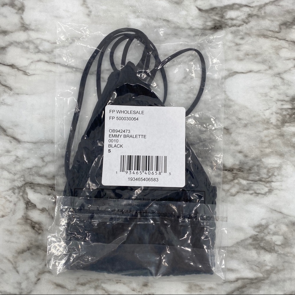 18 M Free People NWT Emmy Bralette Multi Strap Shirred V Neck Black XSmall Small - Picture 2 of 4